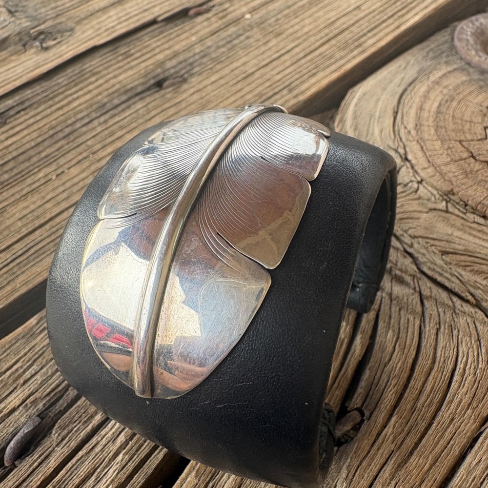 Sterling Silver Feather Black Leather Cuff Native American Bracelet - Picture 3 of 13